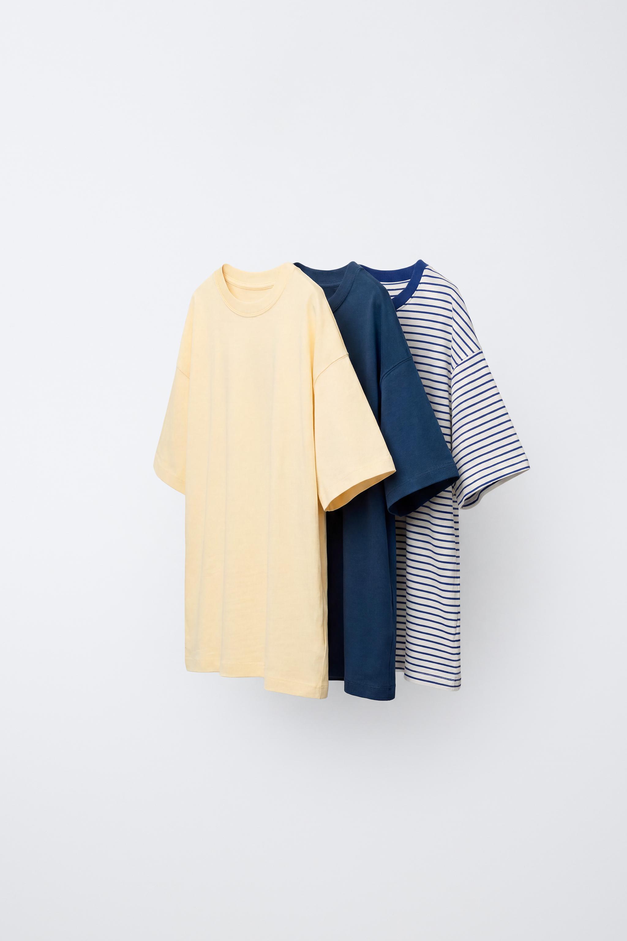 LOT DE TROIS T-SHIRTS UNIS ET À RAYURES